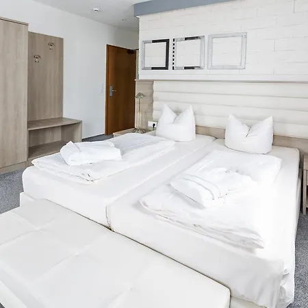 Bavaria Muenchner Hof Superior מלון 3*