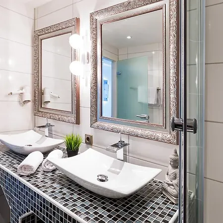 Bavaria Muenchner Hof Superior מלון 3*