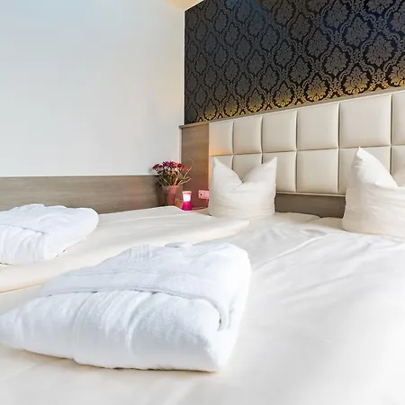 Bavaria Muenchner Hof Superior מלון